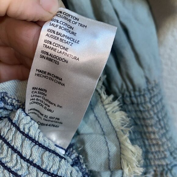 Pilcro Anthropologie Western Antique Denim Smocked Crop Frayed Button Blouse M - Picture 13 of 13